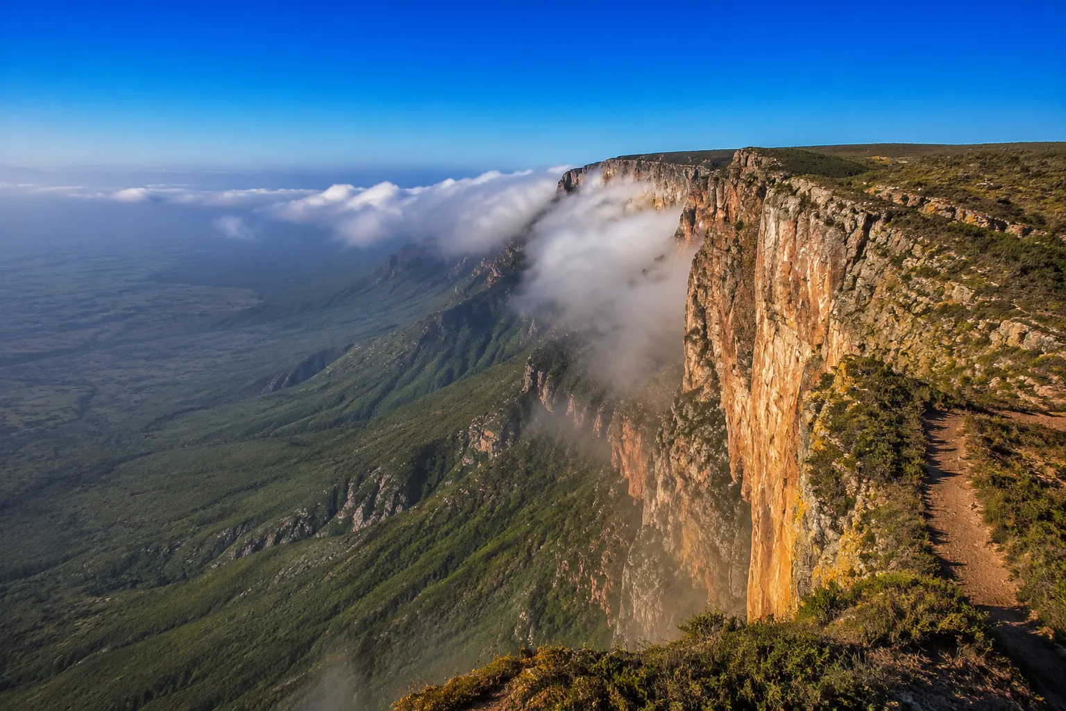 The dramatic cliff edge of the Tundavala viewpoint near Lubango